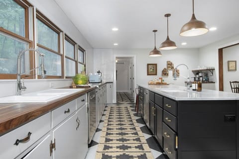 Two sinks give you ample prep space to make a picnic lunch for the beach or a feast to be enjoyed in the dining room