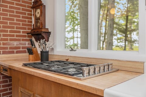 You will love cooking in this space