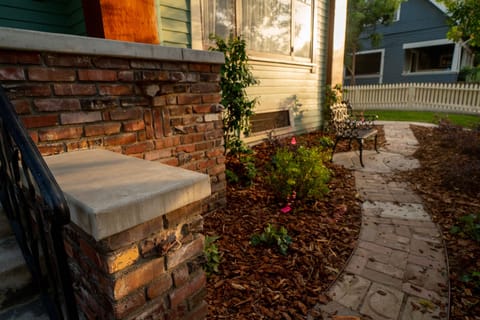 Sunsets are marvelous on this street. 