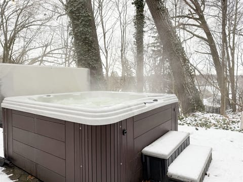Private hot tub to enjoy year-round