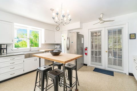 Beautiful kitchen to make and enjoy meals at home