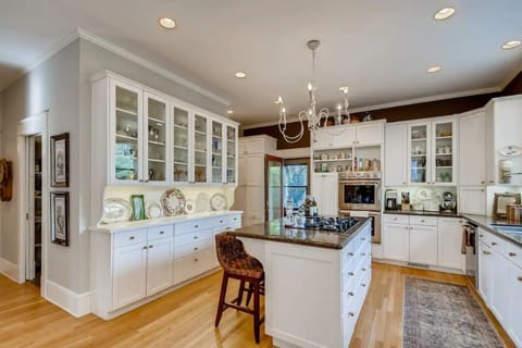 Well stocked kitchen for all your cooking needs.