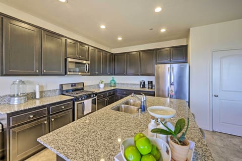 Kitchen | Equipped w/ Cooking Basics