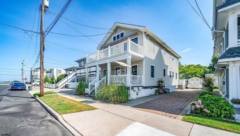 Second story unit with gorgeous views and 3+ car driveway for your exclusive use