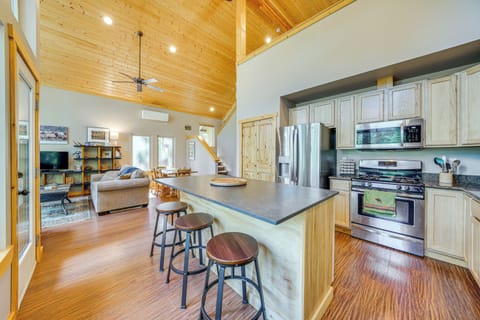 Kitchen | Spices | Microwave | Blender