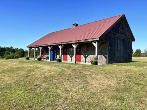 Bath house, laundry facilities, and vending available 24 hrs/day.