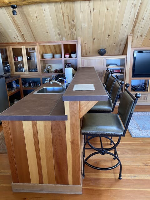 Bar/Counter eating opposite side of kitchen