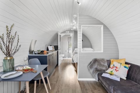The Glamping space -Bramley Glamping Pod