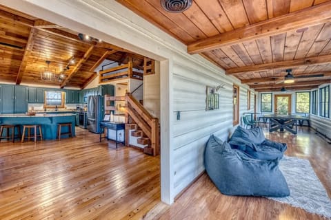 299eaglesnestmtnrd-515_AuroraHDR-edit