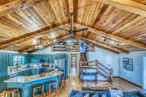 299eaglesnestmtnrd-466_AuroraHDR-edit