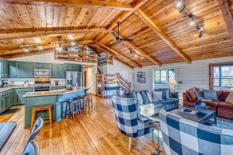 299eaglesnestmtnrd-487_AuroraHDR-edit