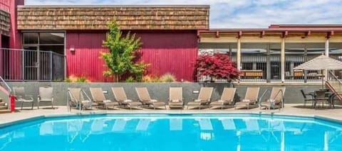 Lounge poolside and soak up the open-air, resort-style vibe.