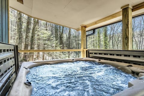 Indoor spa tub