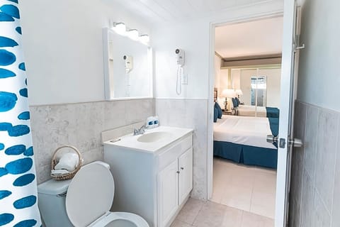 Bathroom with a shower/ tub. The essential kit and towels are provided!