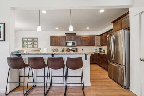 Breakfast Bar at Kenai Retreat