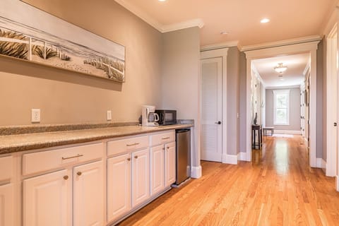 First level bar area