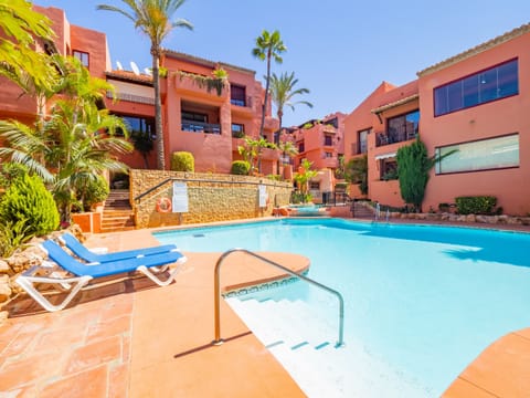 Family apartment near the beach and in an urbanization with several swimming pools