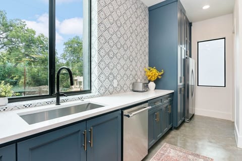 Spacious kitchen with lots of counter space