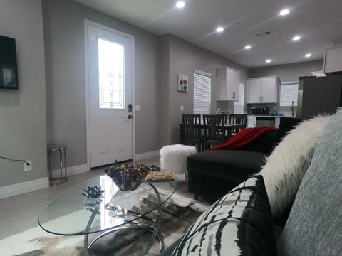 A picture of the beautiful home.