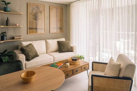 Earthy green, confort, this is the perfect gettaway!