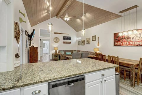 Open Kitchen & Dining – Cook, Eat & Entertain Together