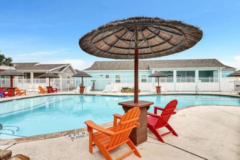 Sparkling Community Pool – Perfect for Relaxing or Splashing Around
