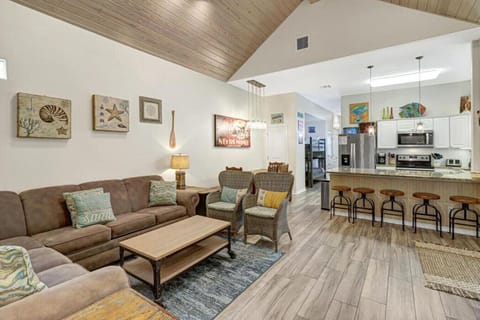 Open-Concept Living – Relax & Entertain in Style