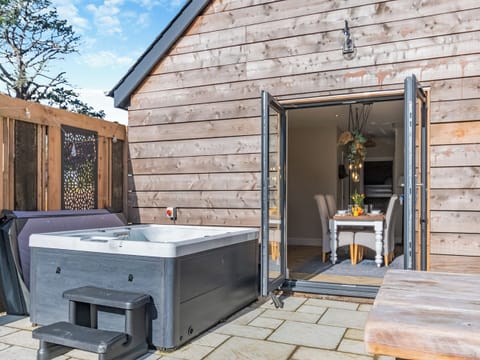 Terrace | Bwythyn Cudd, Goodwick, near Fishguard