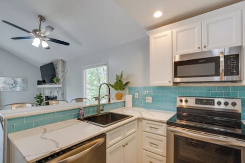 Kitchen | 2nd Floor | Dishwasher | Cooking Basics | Coffee Maker