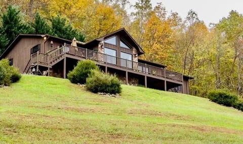 Recent inside remodel with all new furnishings. Large deck with seating. 