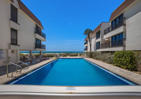 Beautiful beachfront pool