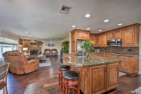 Kitchen & Living Room | Free WiFi | Central A/C & Heating