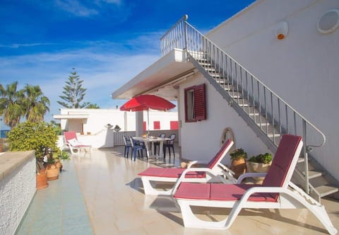 Private outdoor space with sea view
