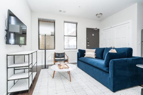 CozySuites MusicRow Classy 1BR w/free parking!