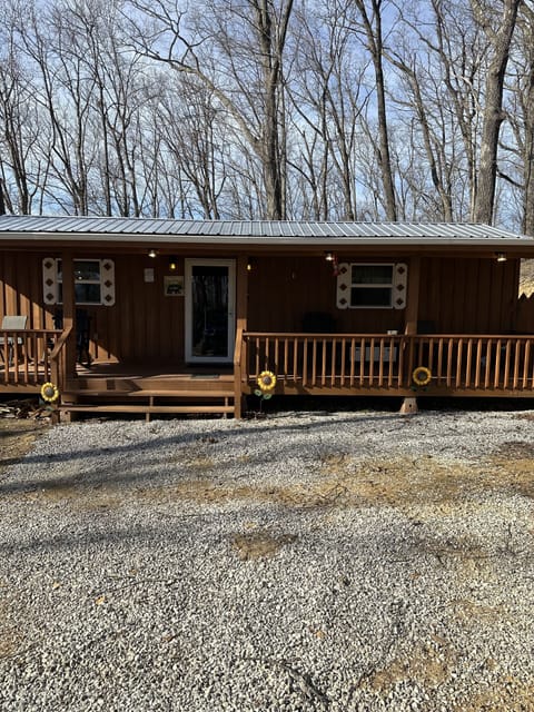 Beautiful cabin with gorgeous view!