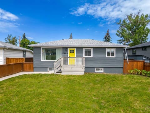Whether guests are heading west to the mountains, strolling through local markets, or enjoying the relaxed pace of the neighbourhood, this location truly offers the best of Calgary living.