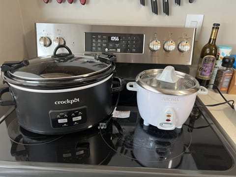 Crockpot and Rice Cooker