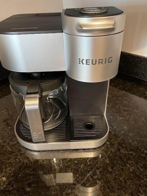Keurig single-serve + pot brew capability