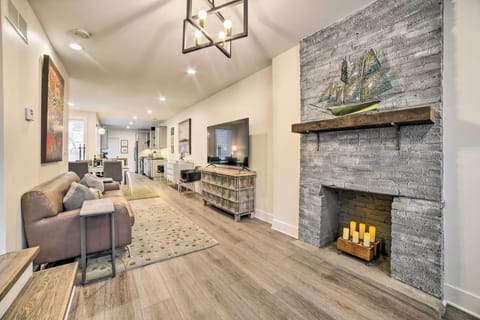 Pittsburgh Vacation Rental | 3BR | 3.5BA | 1,868 Sq Ft | Stairs Required