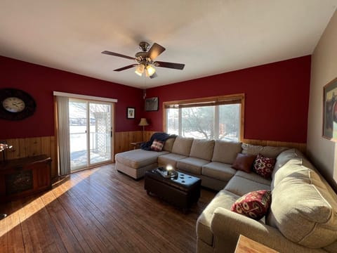 family room with smart tv with apple airplay