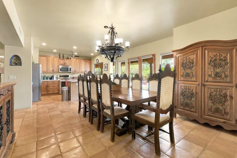 Dining Room & Kitchen