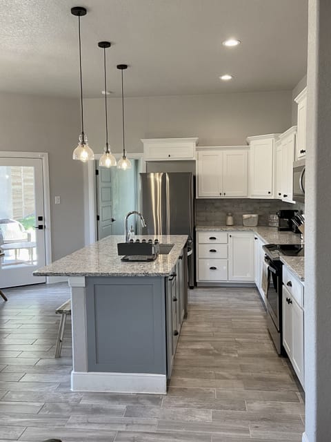 Kitchen is well equipped (coffee maker, blender, pots and pans, condiments)