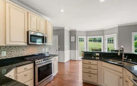 Kitchen is fully equipped... dishes, pots, pans, cutlery, toaster, etc