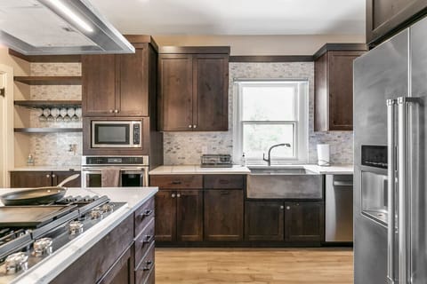 Fully updated kitchen for all your cooking needs