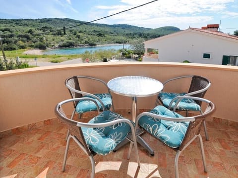 Balcony with sitting area