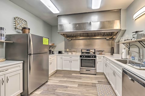 Kitchen | Cooking Basics | Toaster | Crockpot | Blender | Spices | Trash Bags