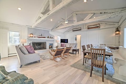 Suttons Bay Vacation Rental | 4BR | 4.5BA | 2 Steps Required | 4,200 Sq Ft