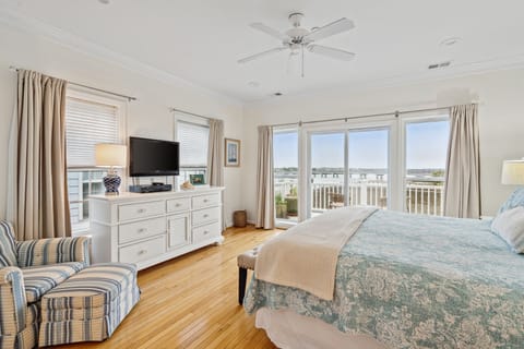 Bedroom 1 - King - Master bedroom suite with river views