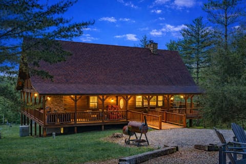 Hidden Lake Lodge entrance