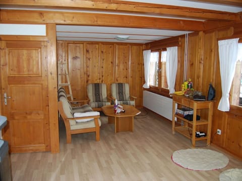 Building, Property, Table, Wood, Comfort, Interior Design, Flooring, Floor, Couch, Window
